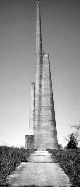 obelisco en alta gracia del baron biza