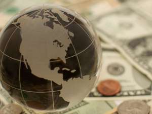 Economía Capitalista y Socialista