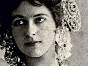 Amores de Matahari:Mujeres Famosas de la Historia y Espias