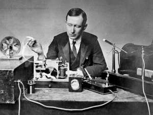 Primera Transmisión por Ondas de Radio